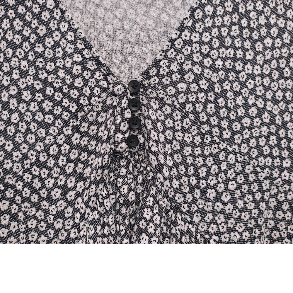 Urban Outfitters Black & White Floral Ruffled Crop Top Women's Size Large L - Picture 7 of 9